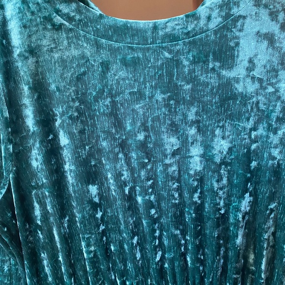 Textured Velvet Dress - Picture 5 of 8